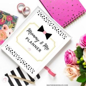 Mommy & me planner: Image of desk and flowers